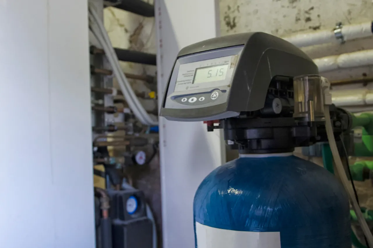 Addolcitore d’acqua industriale con display digitale