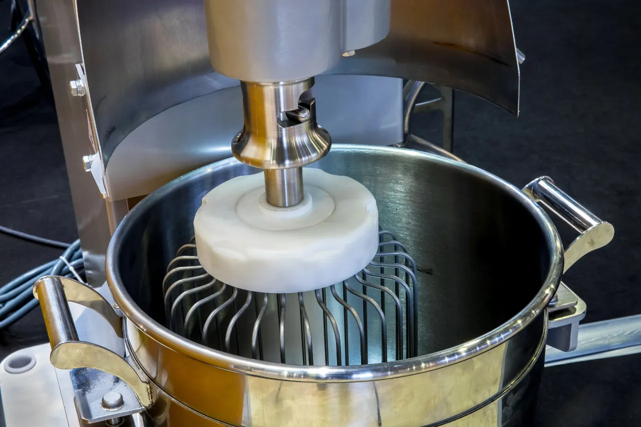 Impastatrice planetaria industriale in acciaio con frusta