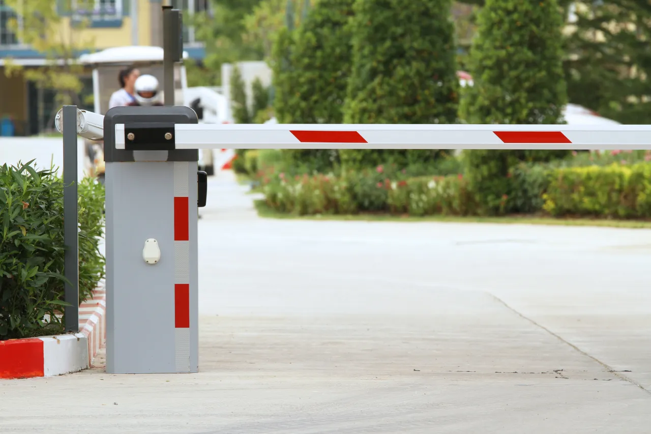 Sbarra automatica all'ingresso di un residence