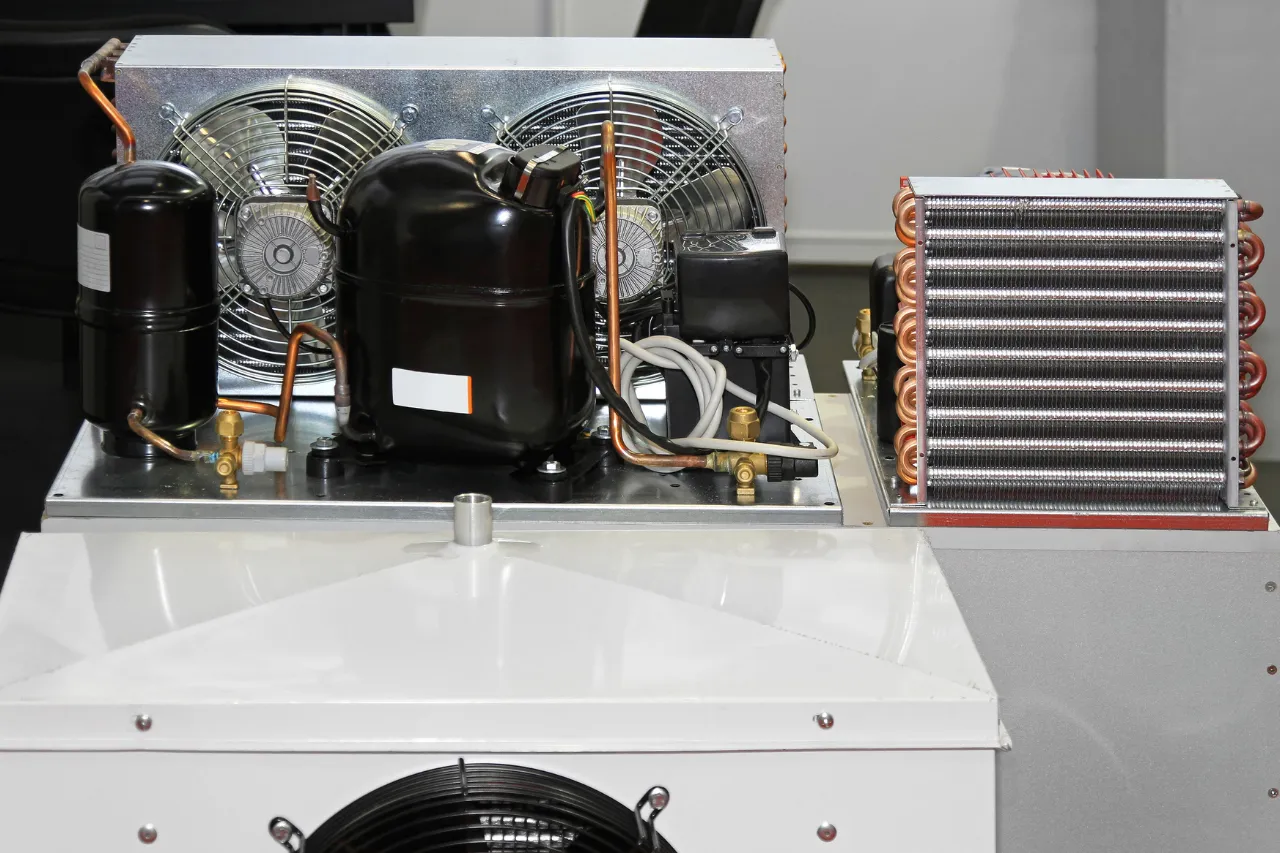 Componenti interni di un’unità di refrigerazione industriale