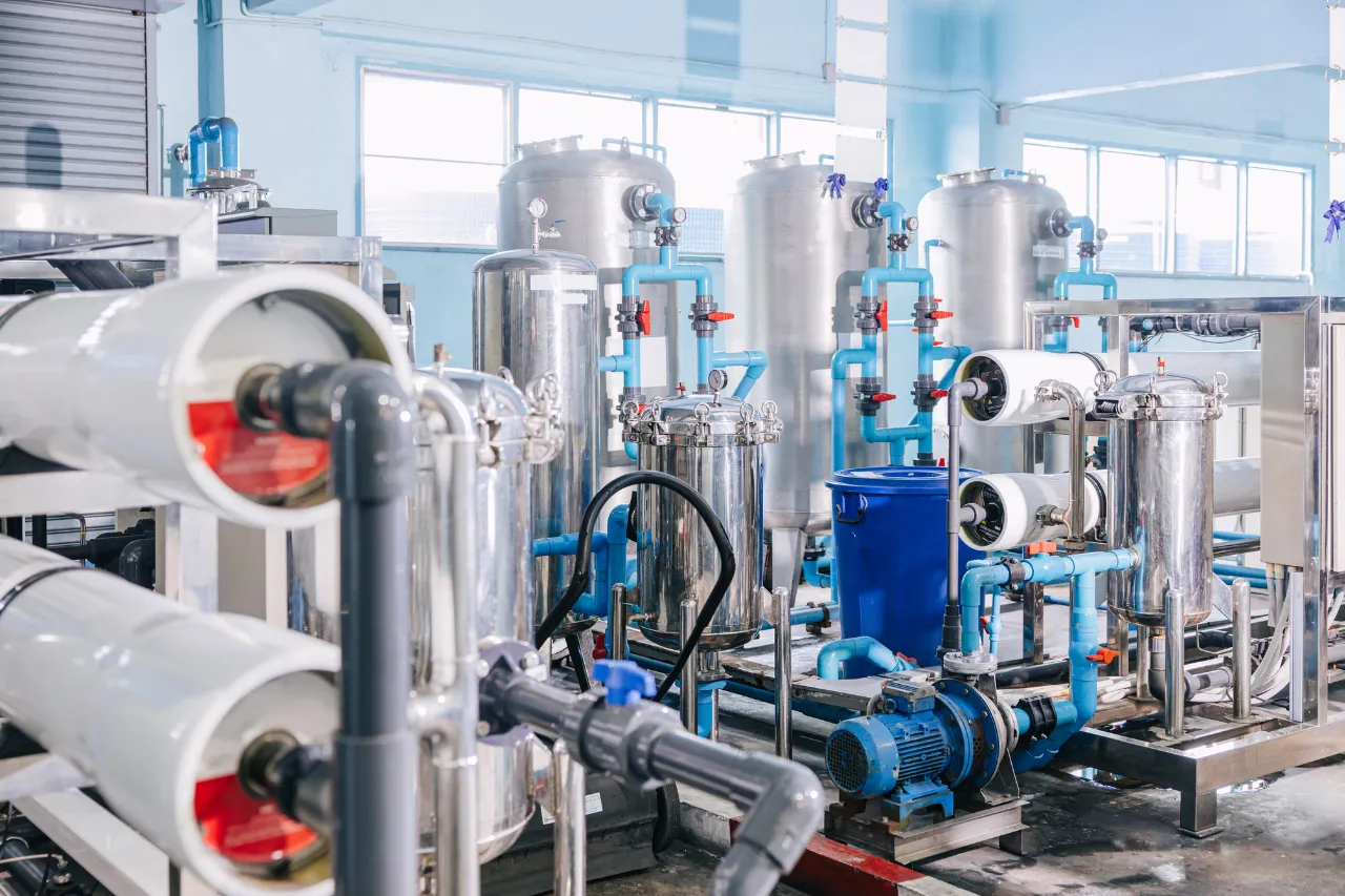 Impianto industriale di filtrazione e trattamento dell’acqua