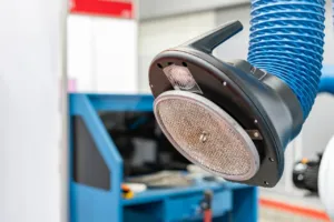 Tubo di aspirazione industriale con filtro metallico