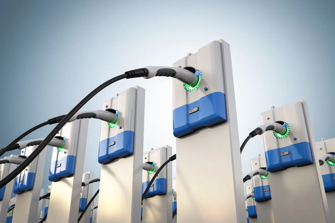 Colonnine di ricarica per auto elettriche con connettori illuminati