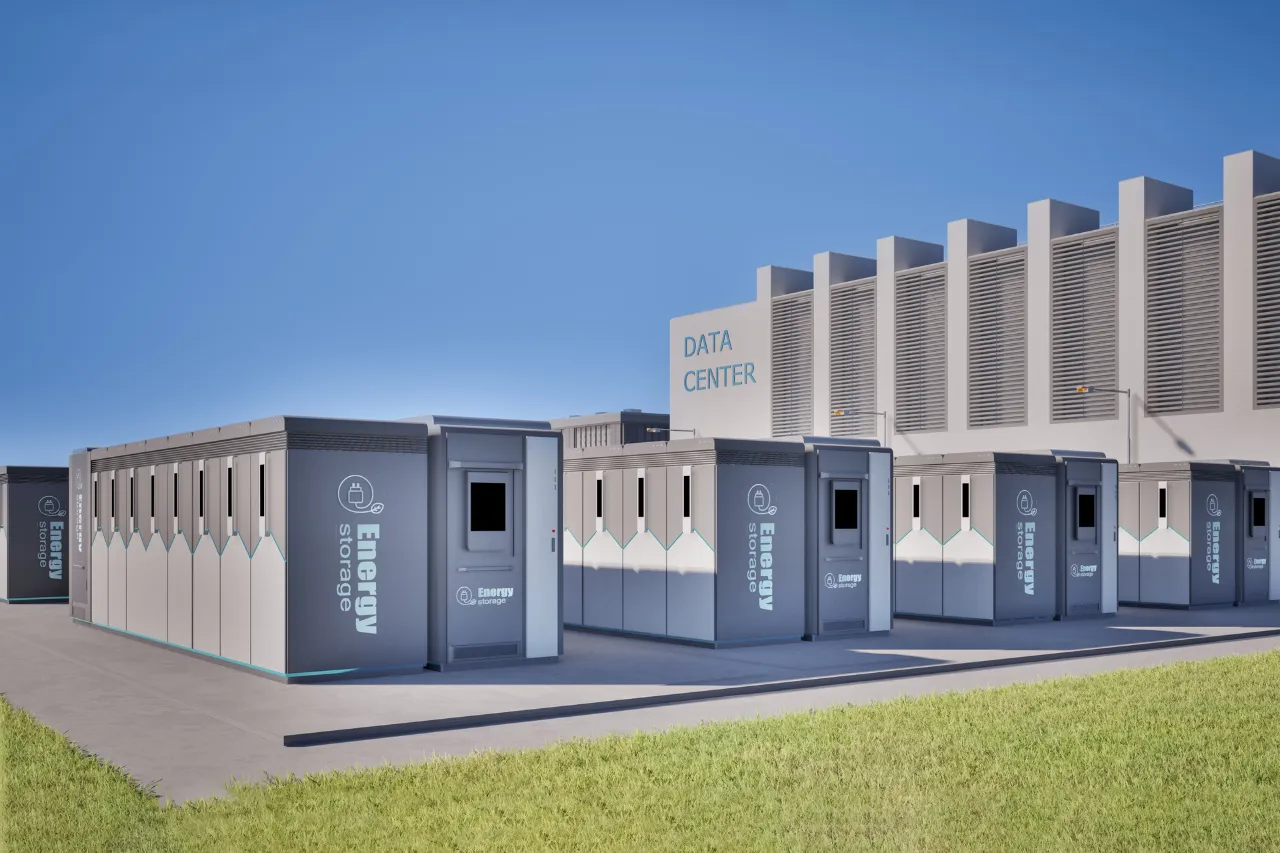 Moduli di accumulo energetico davanti a un data center