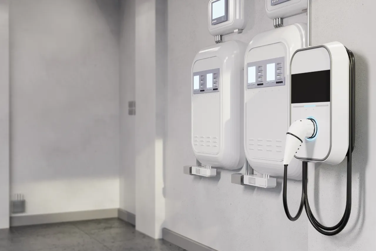 Stazioni di ricarica per veicoli elettrici su parete