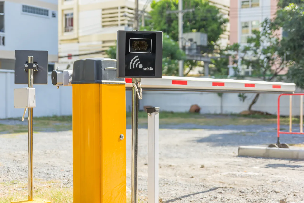 Sbarra automatica parcheggio con lettore RFID