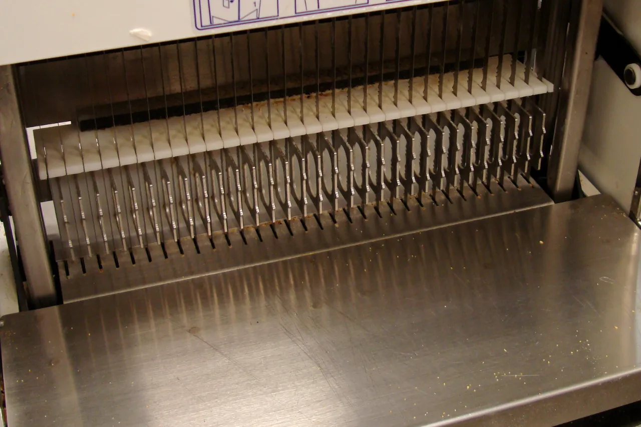 Lame interne di un'affettatrice industriale