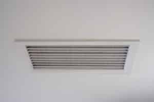 aria calda dal soffitto foto